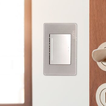 Placa 1 Apagador Escalera Plateado Lucek modelo BP013MP